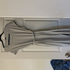 2 for $10 Shein black and white maxi dress.